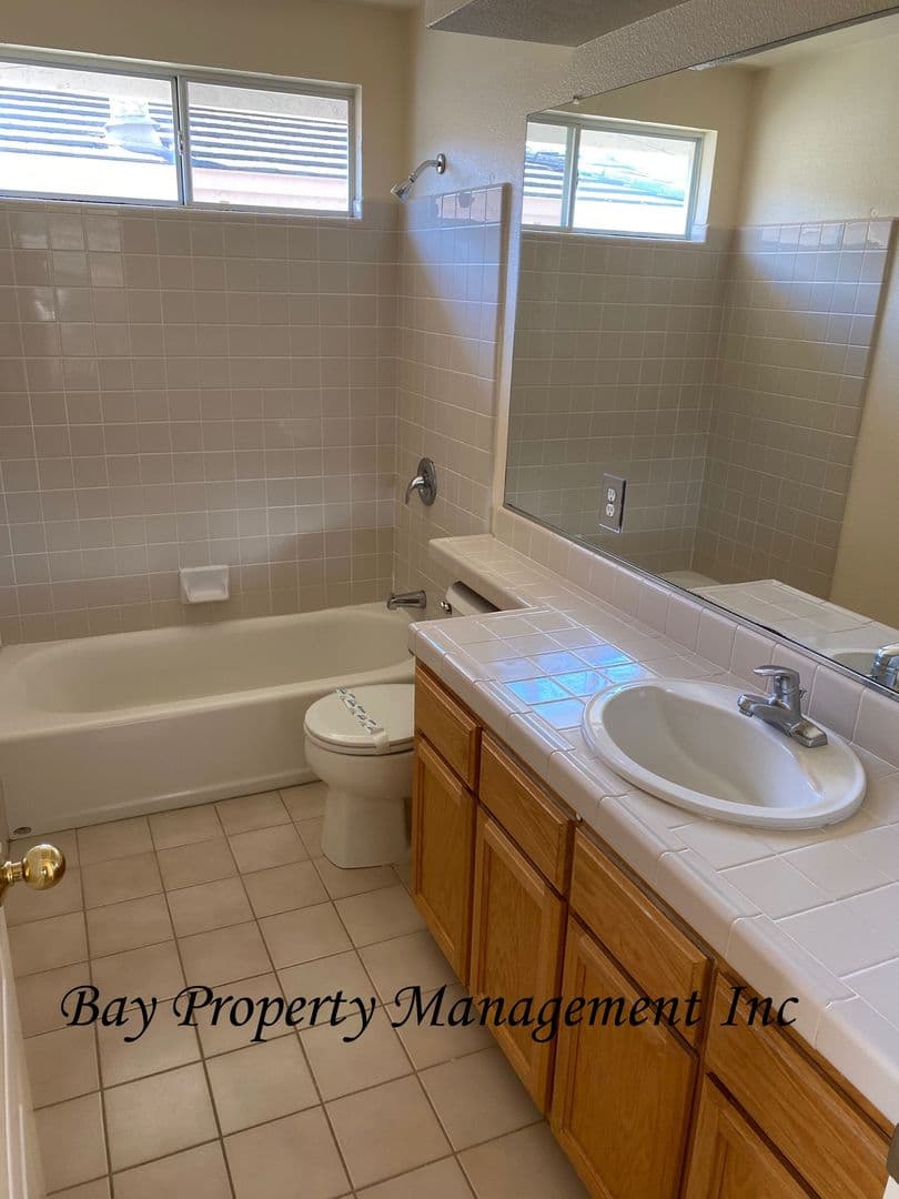 Salinas House: 26418 Honor Lane