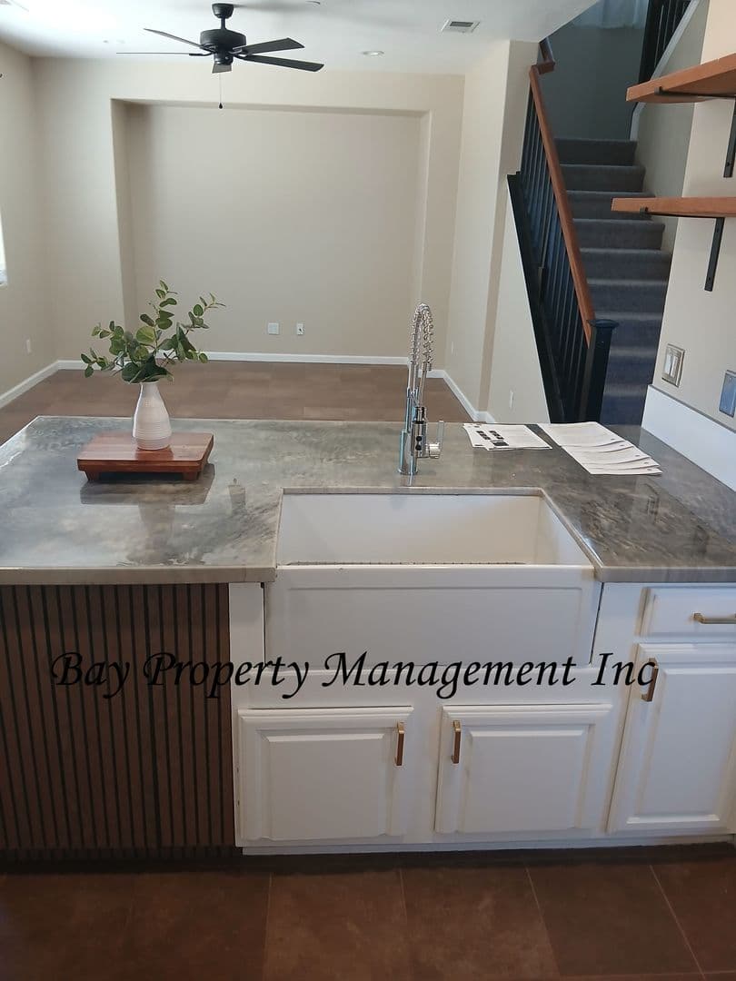 Greenfield House: 380 Barolo Cir.