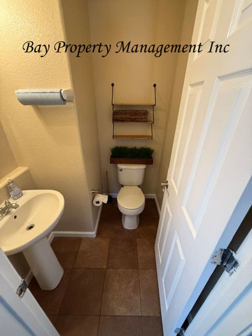 Greenfield House: 380 Barolo Cir.