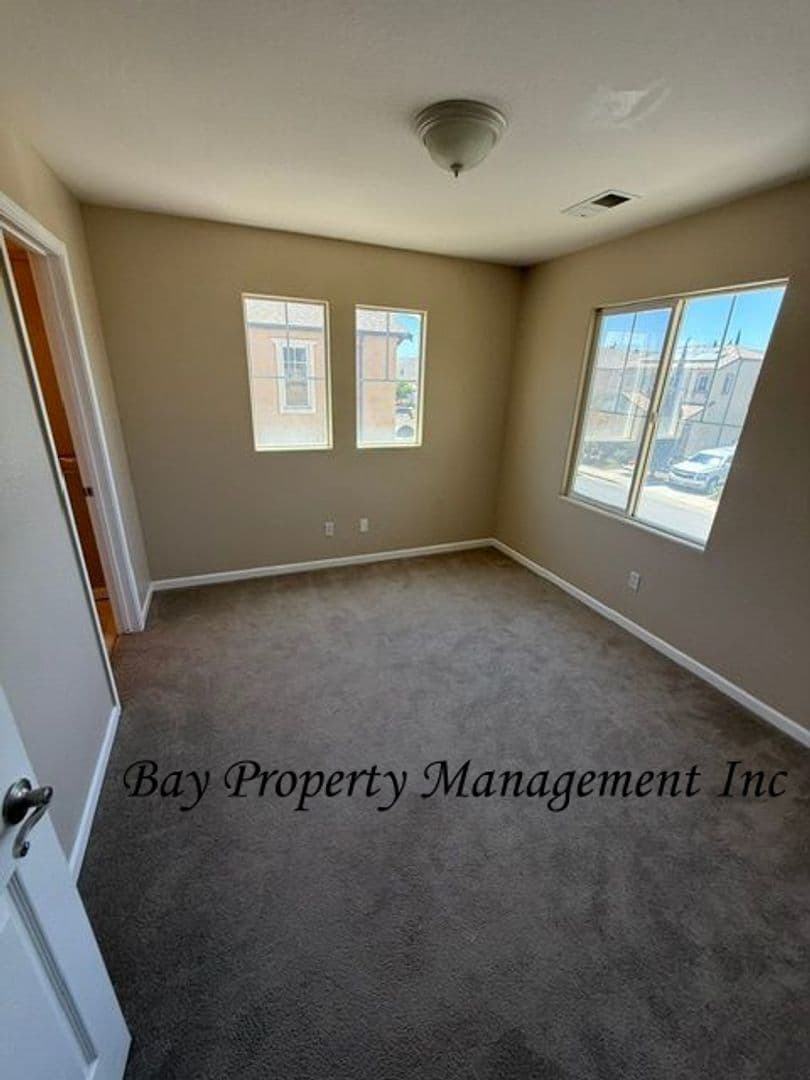 Greenfield House: 380 Barolo Cir.