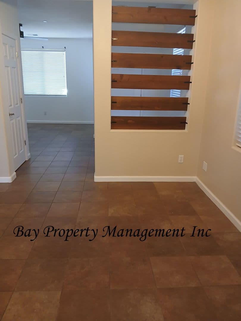 Greenfield House: 380 Barolo Cir.