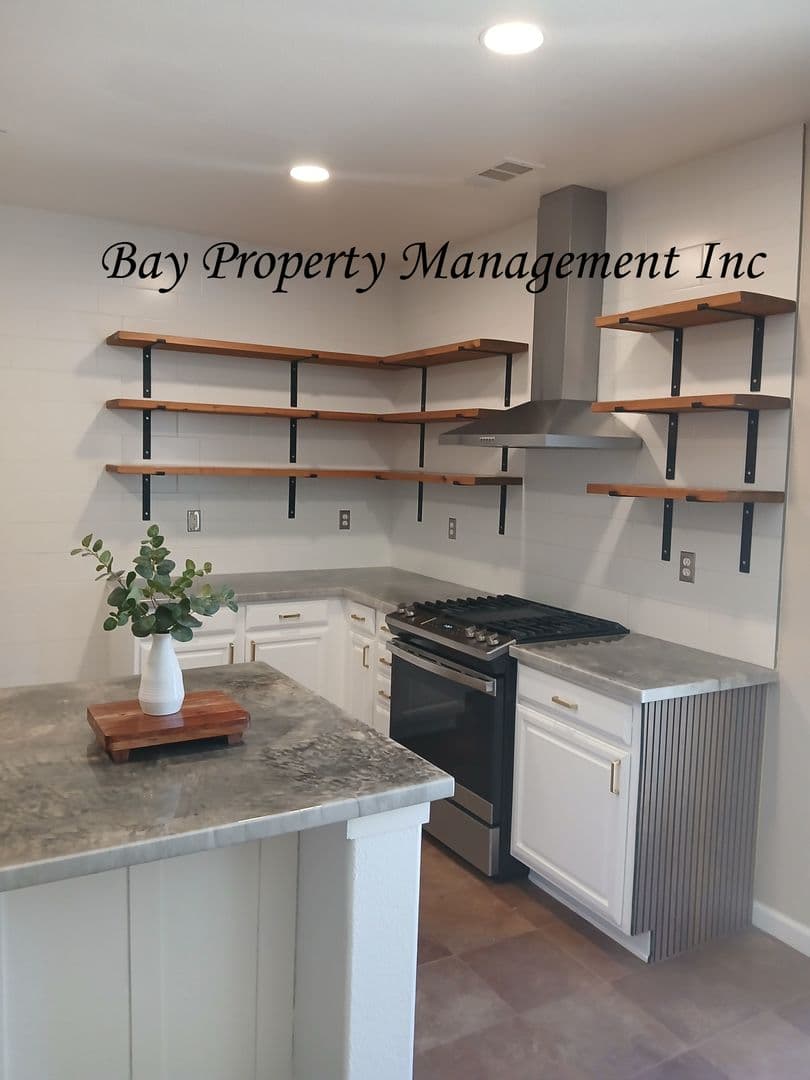 Greenfield House: 380 Barolo Cir.