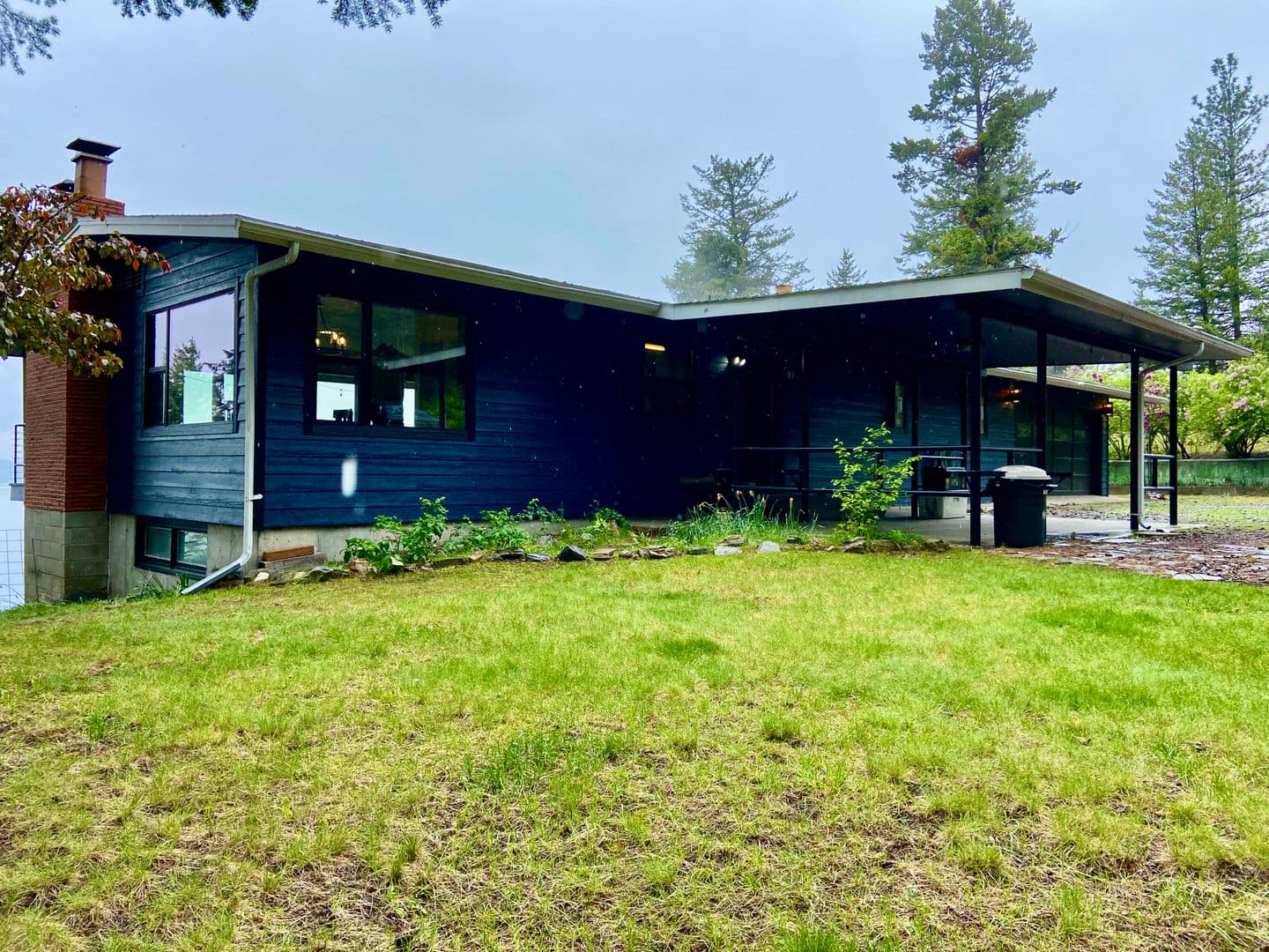 Polson House: 32089 MT Hwy 35