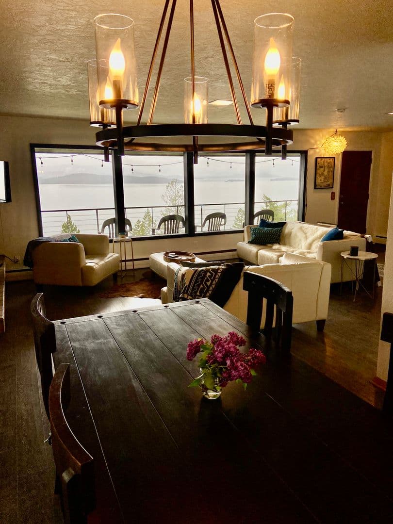 Polson House: 32089 MT Hwy 35
