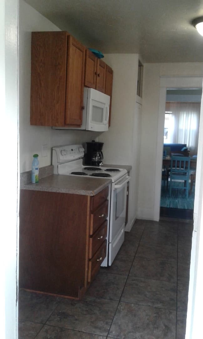 Polson House: 10 2nd St E