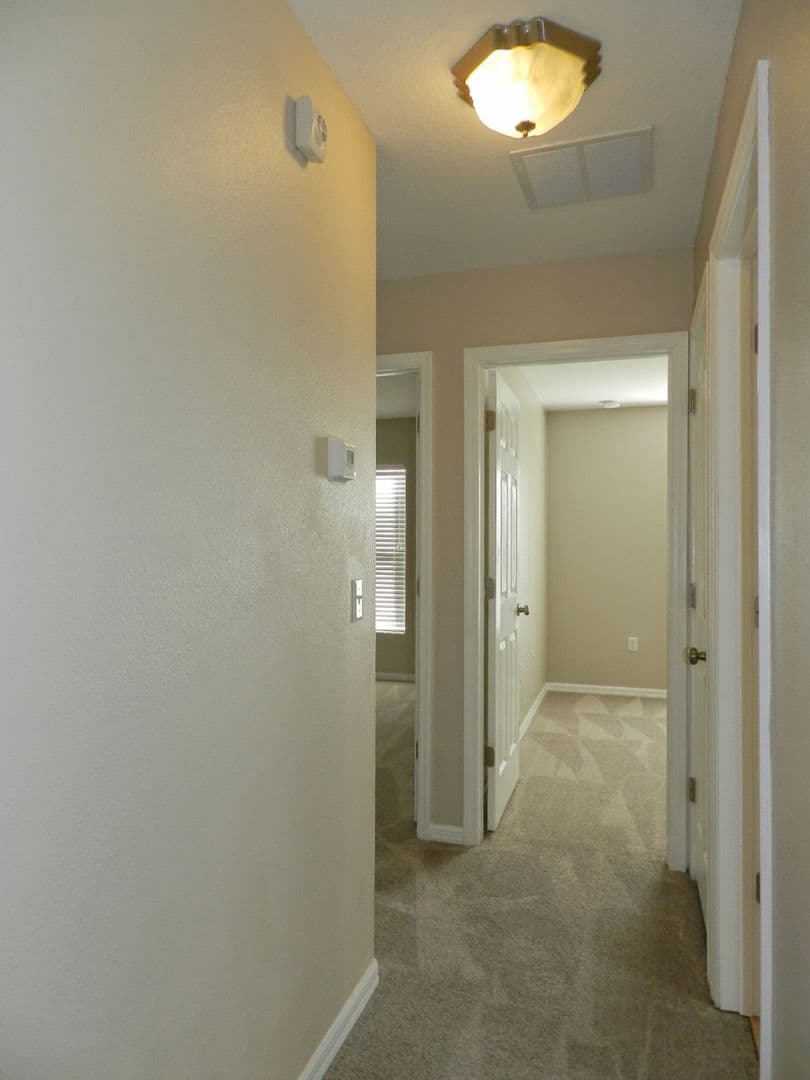Riverview Townhome: 10837 Kensington Park Avenue