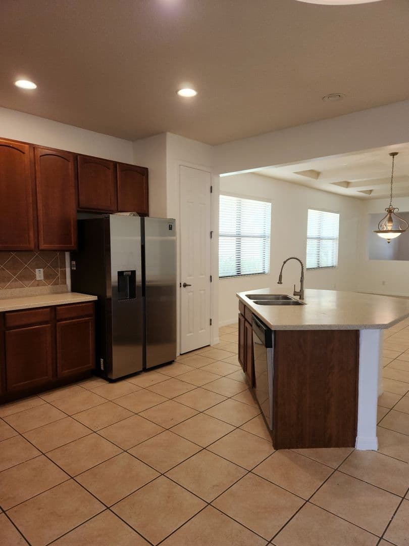 Tampa House: 20311 Chesnut Grove Dr