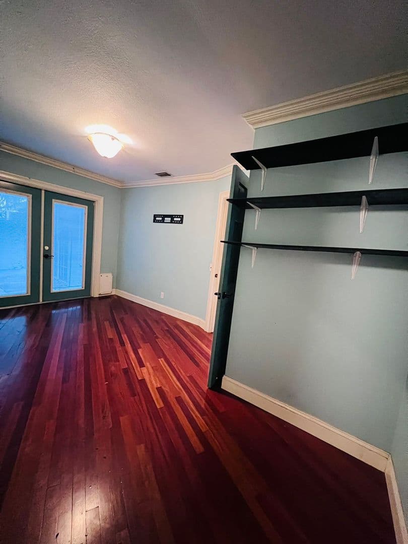Tampa House: 1423 W HUMPHREY ST