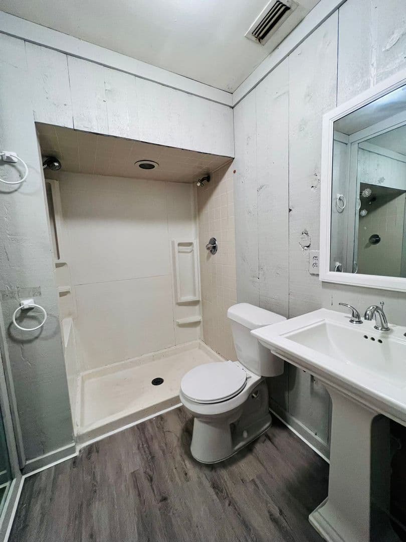 Tampa House: 1423 W HUMPHREY ST