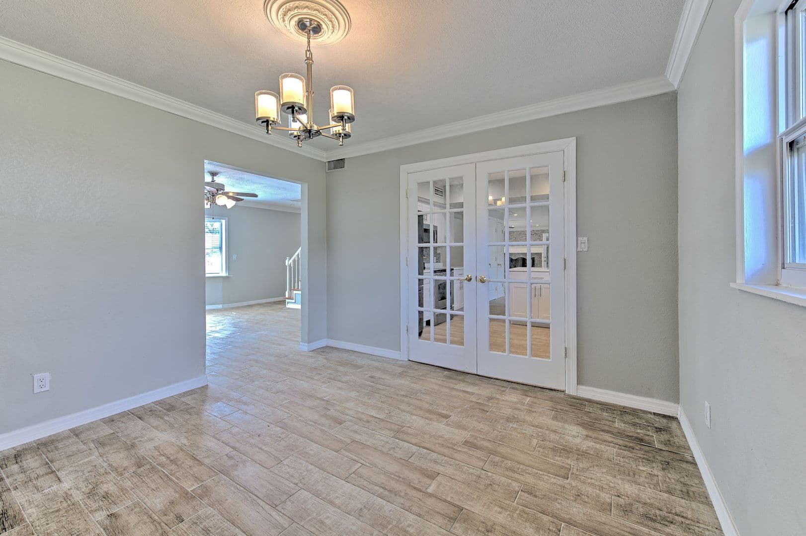 Tampa House: 4711 w san Rafael st