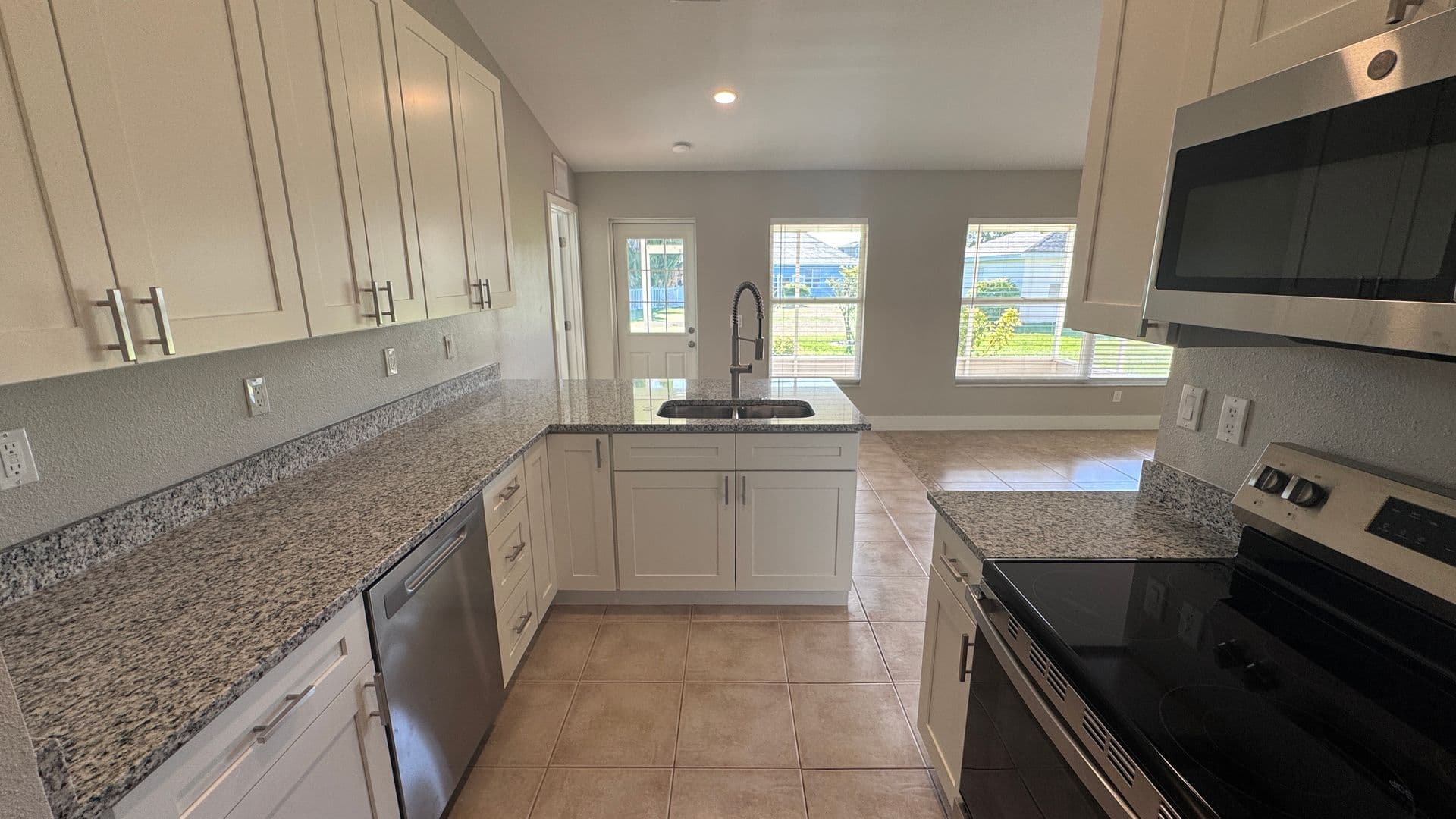 Parrish House: 11728 Shirburn Cir