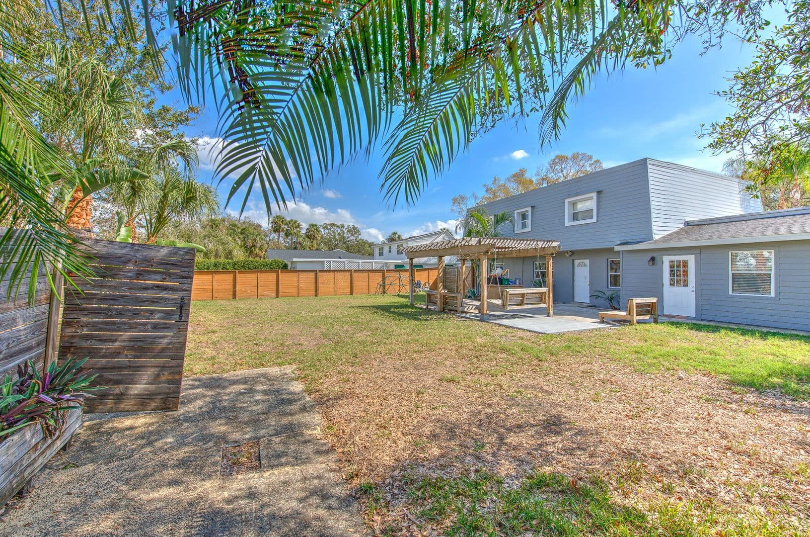 Tampa House: 4711 w san Rafael st