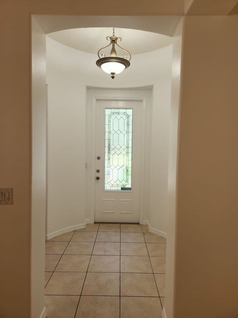 Tampa House: 20311 Chesnut Grove Dr
