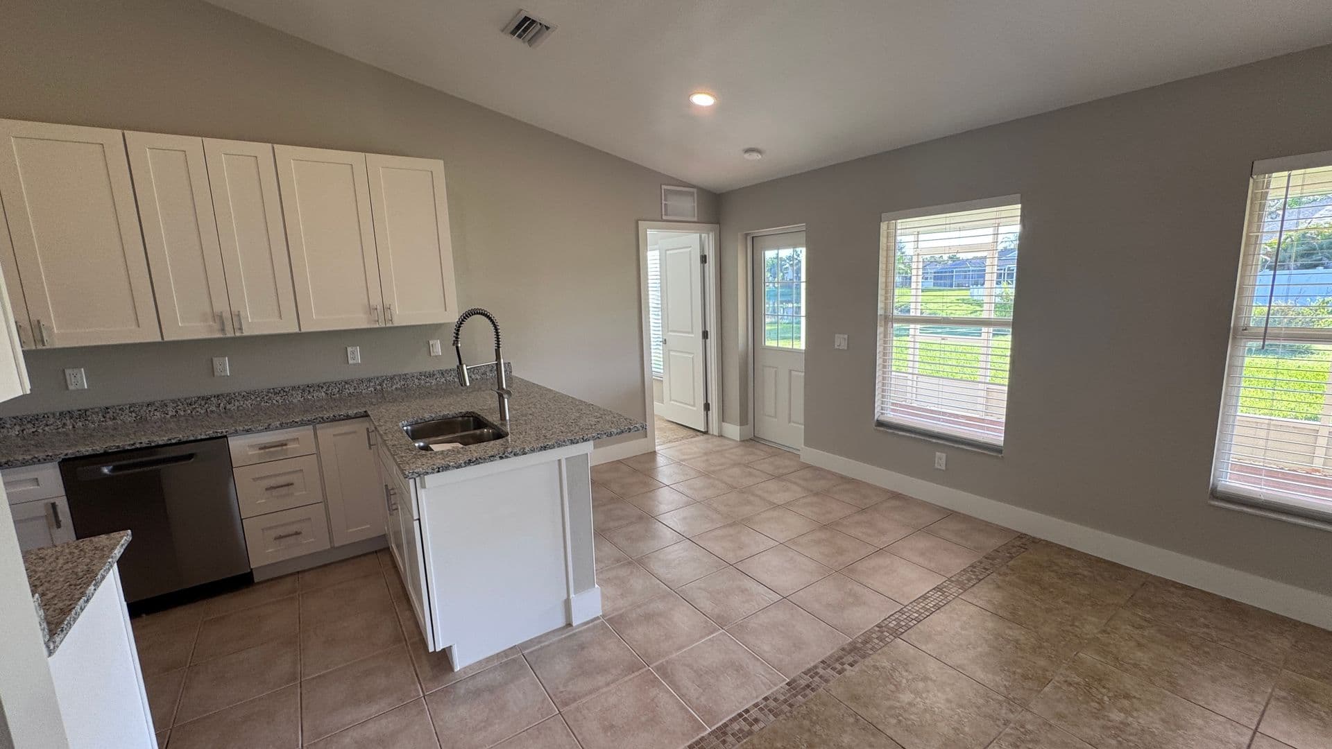 Parrish House: 11728 Shirburn Cir