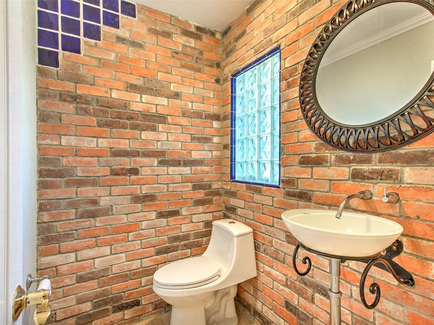 Tampa House: 4711 w san Rafael st