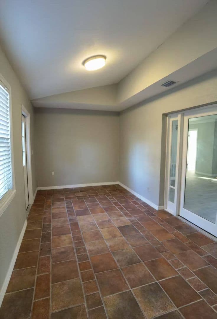 Tampa House: 4711 w san Rafael st