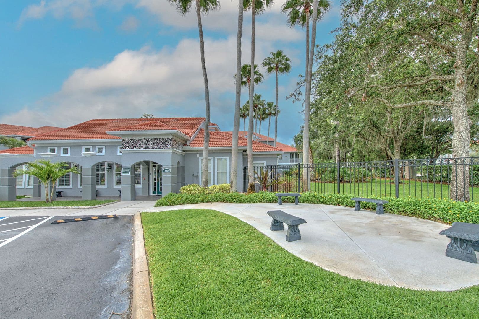 Tampa House: 18001 Richmond Place 1135 - unit 1