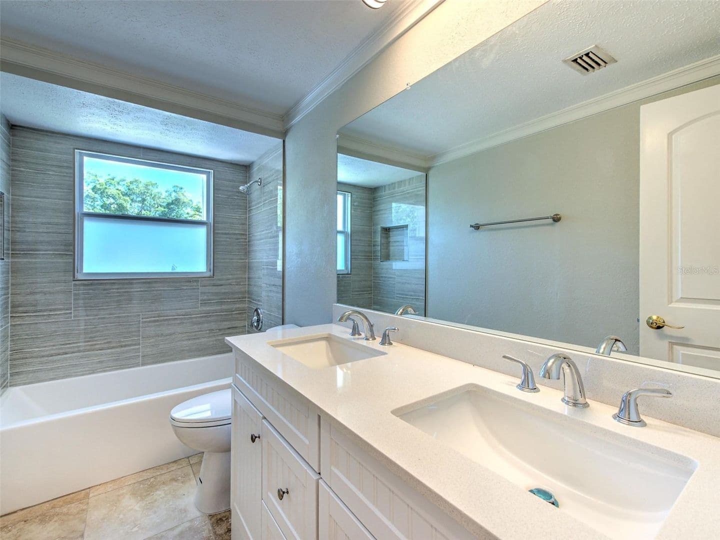 Tampa House: 4711 w san Rafael st