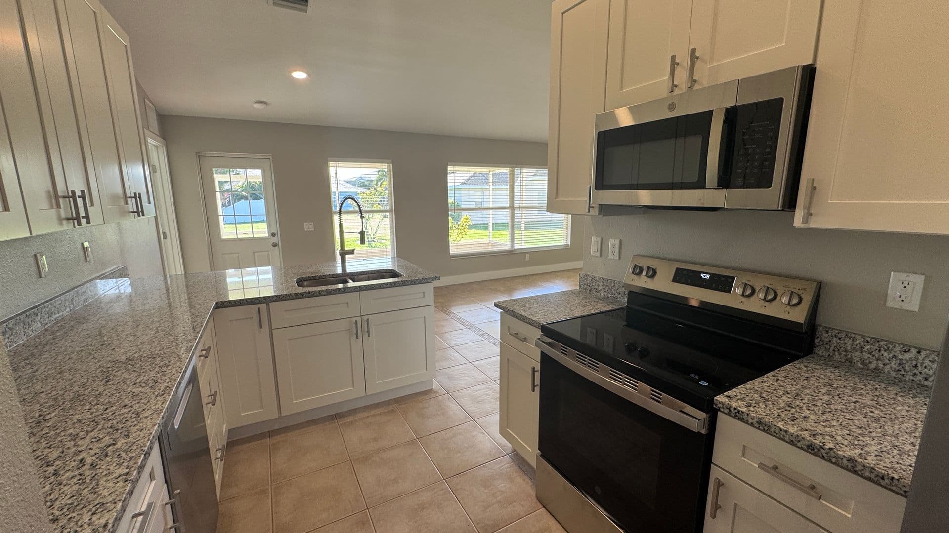 Parrish House: 11728 Shirburn Cir