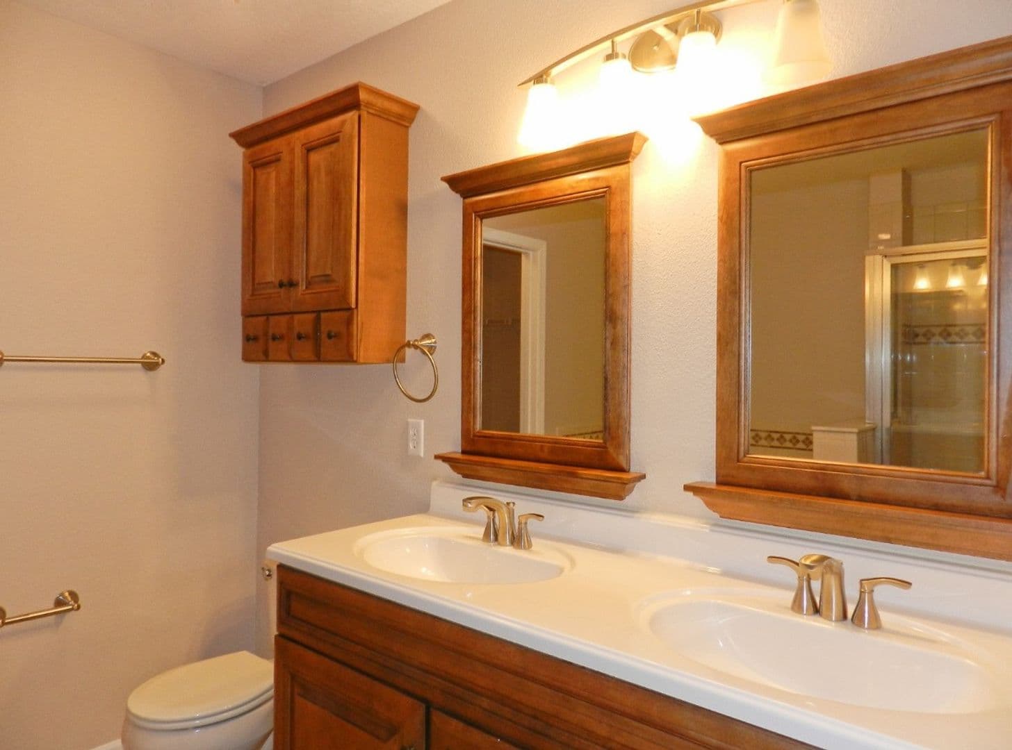 Riverview Townhome: 10837 Kensington Park Avenue