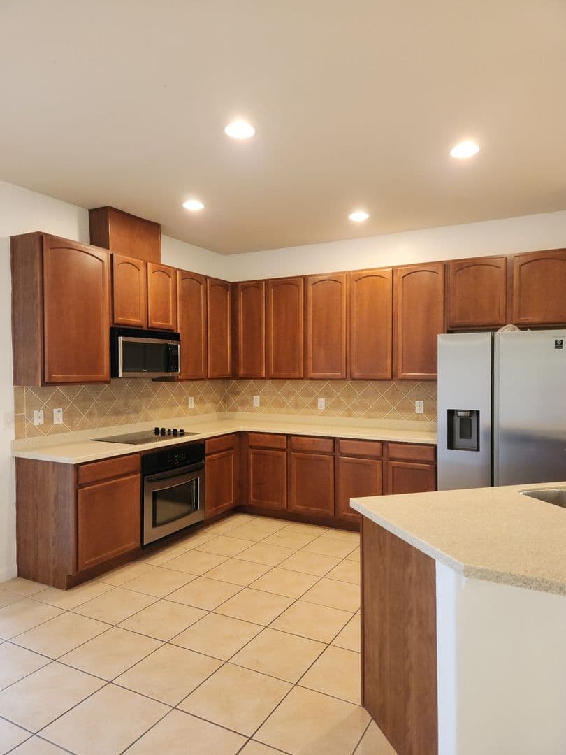 Tampa House: 20311 Chesnut Grove Dr