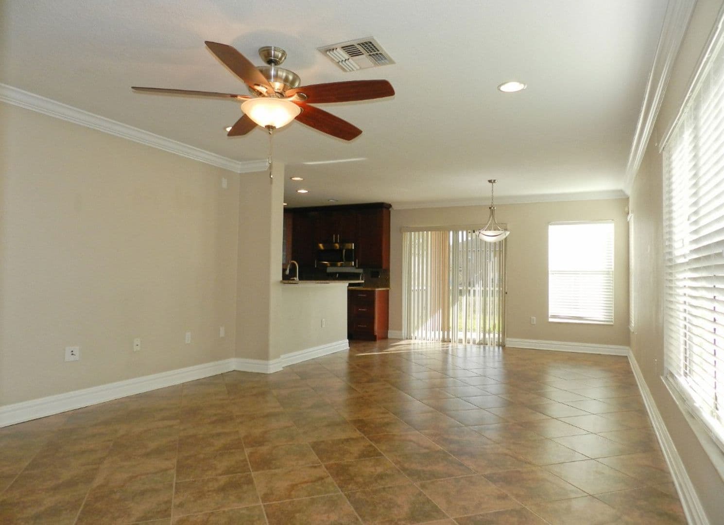 Riverview Townhome: 10837 Kensington Park Avenue