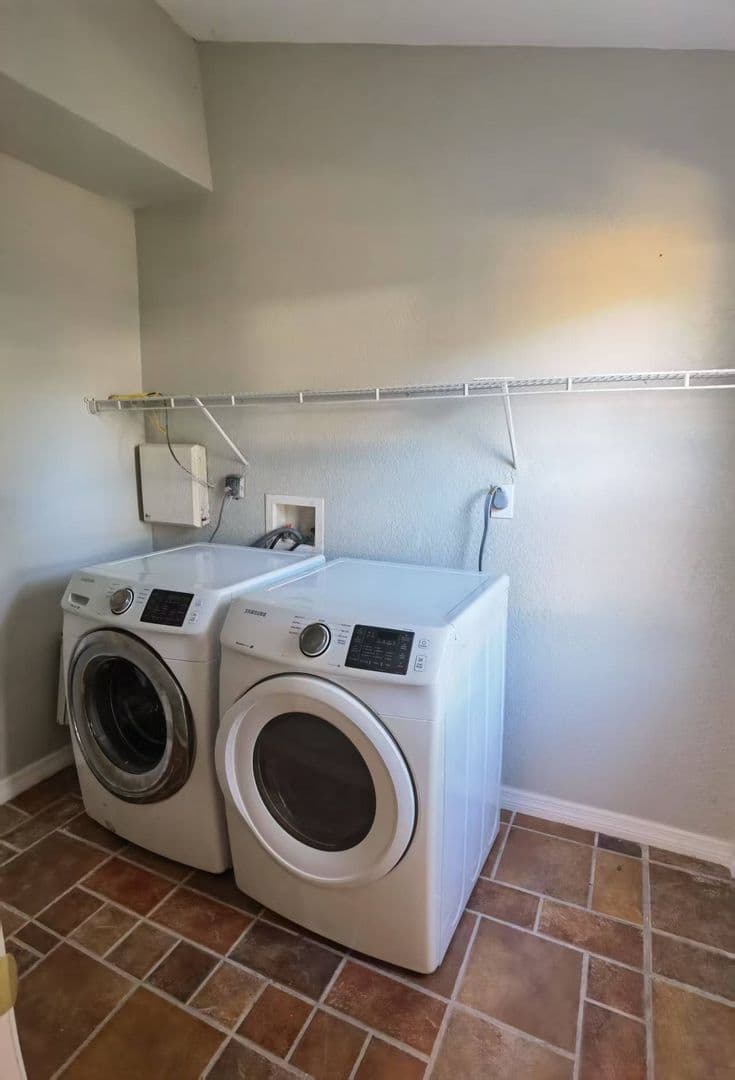 Tampa House: 4711 w san Rafael st