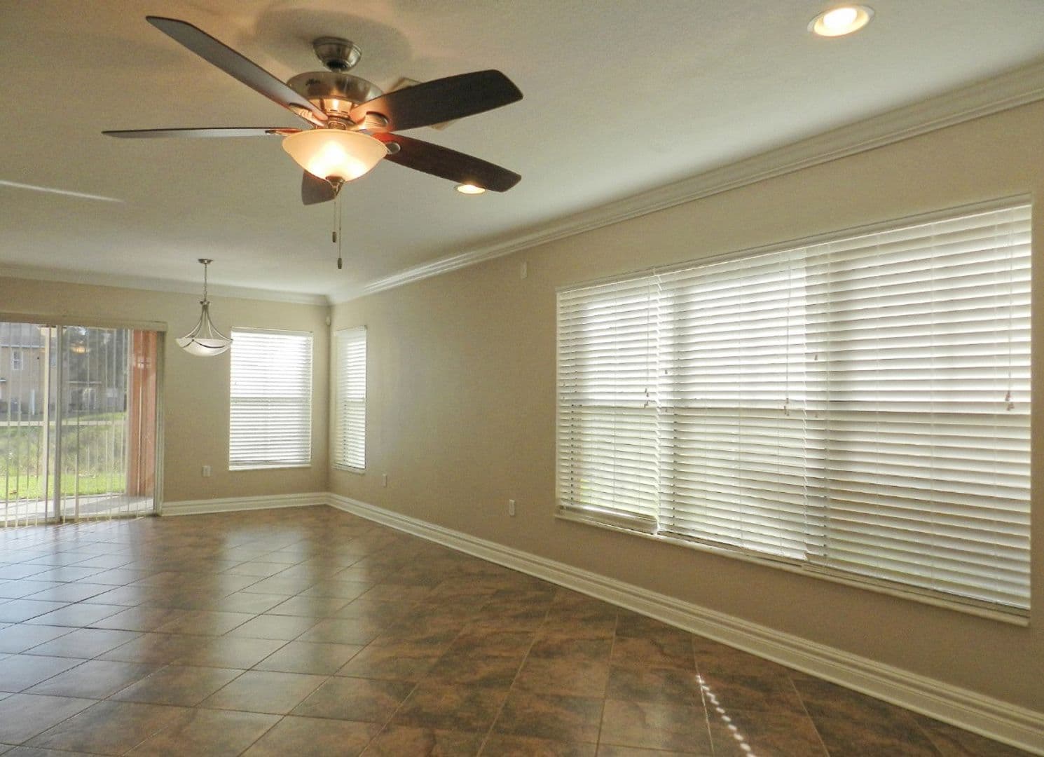 Riverview Townhome: 10837 Kensington Park Avenue