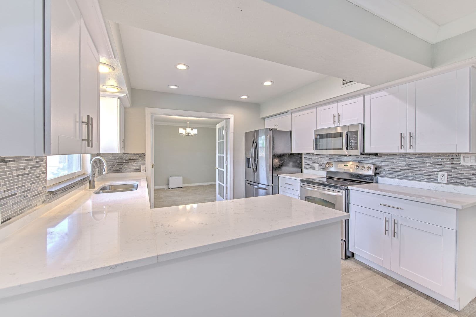 Tampa House: 4711 w san Rafael st