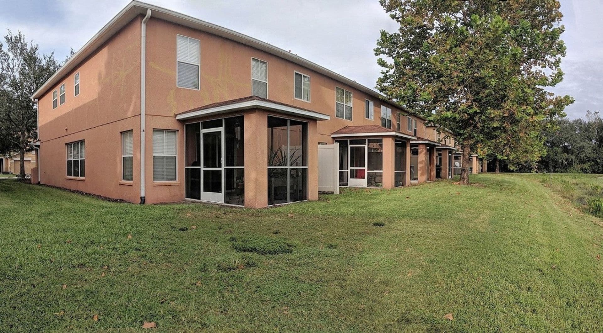 Riverview Townhome: 10837 Kensington Park Avenue