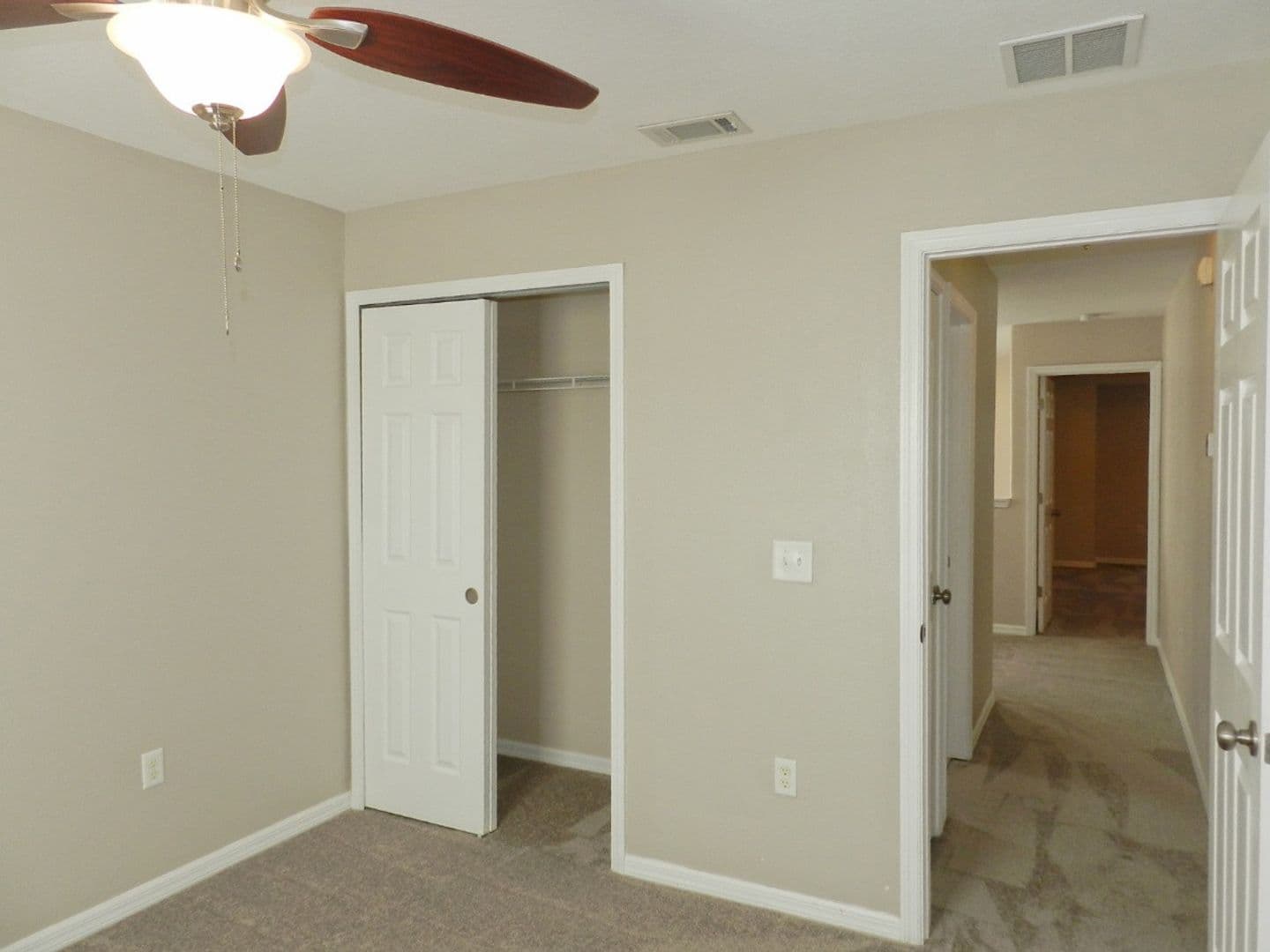 Riverview Townhome: 10837 Kensington Park Avenue