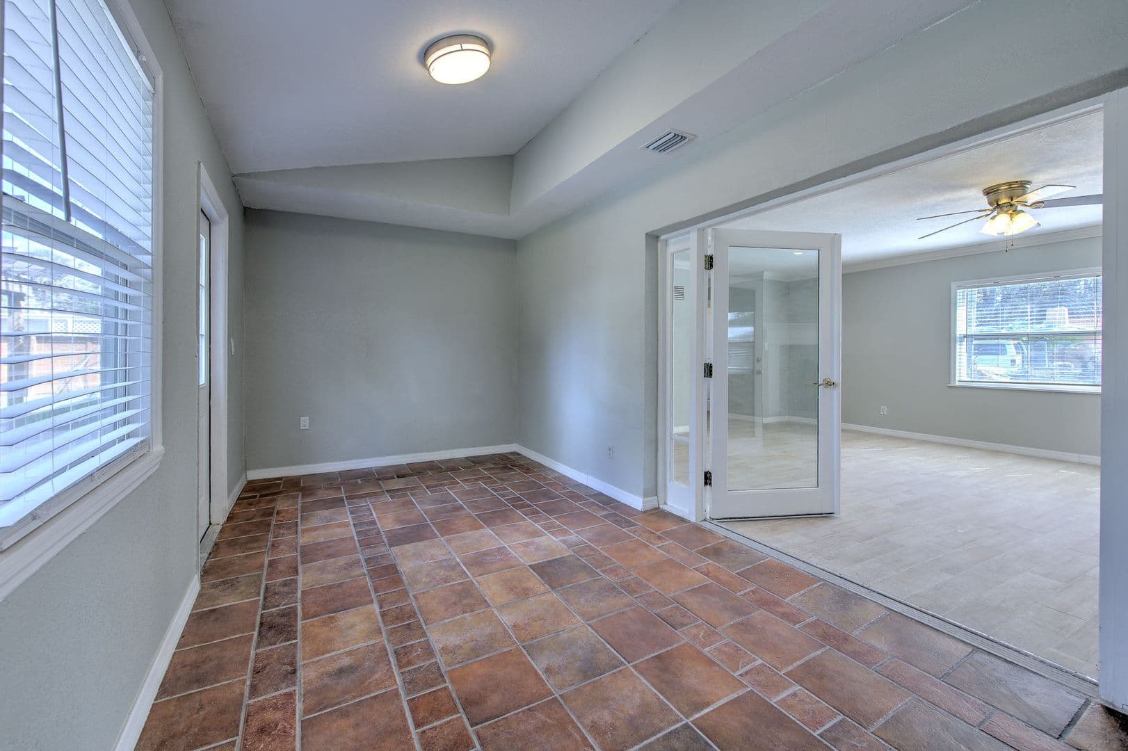 Tampa House: 4711 w san Rafael st