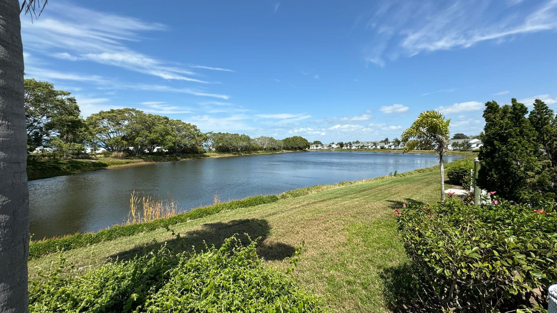 Bradenton House: 950 Waterside Lane