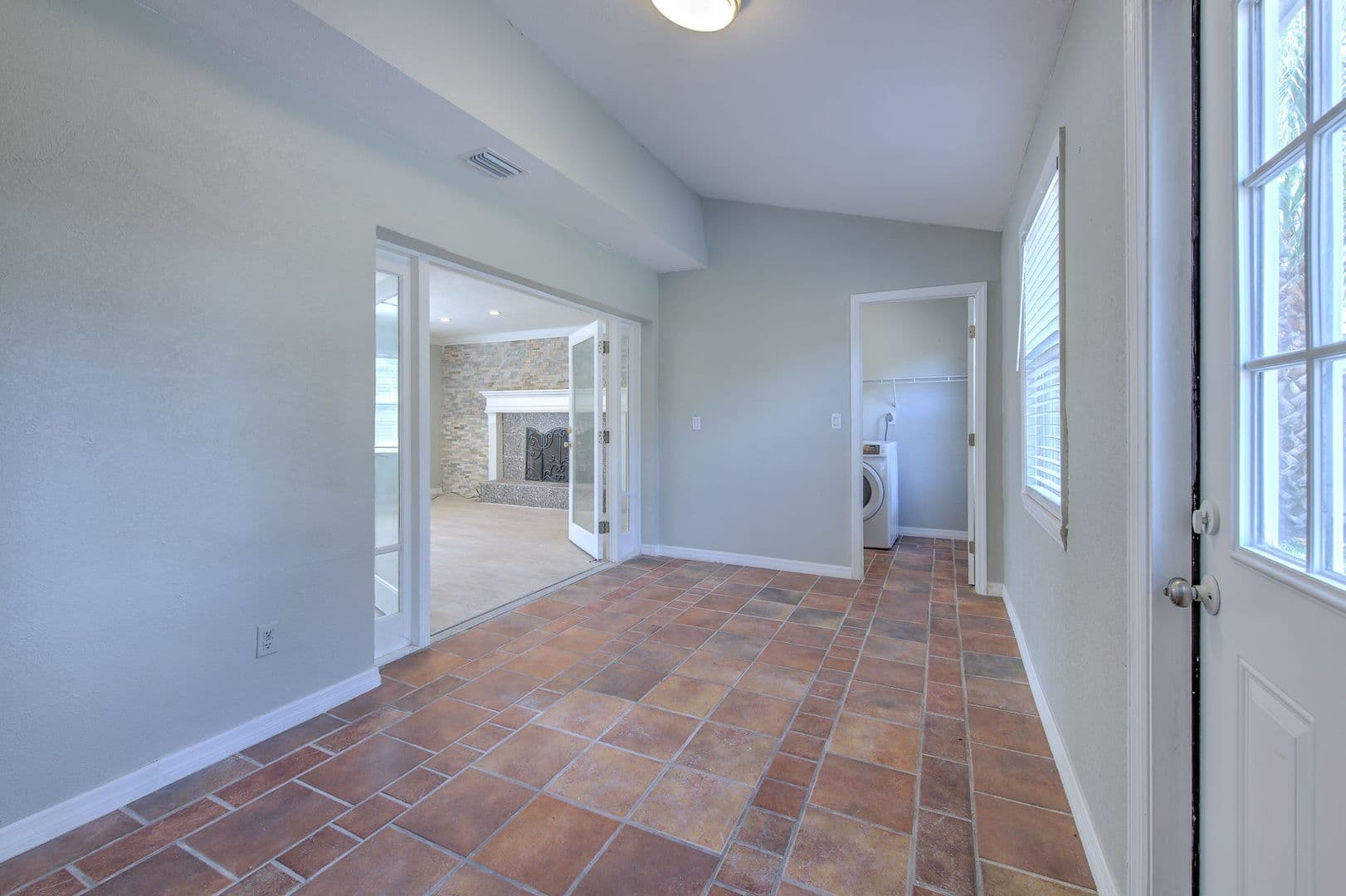 Tampa House: 4711 w san Rafael st