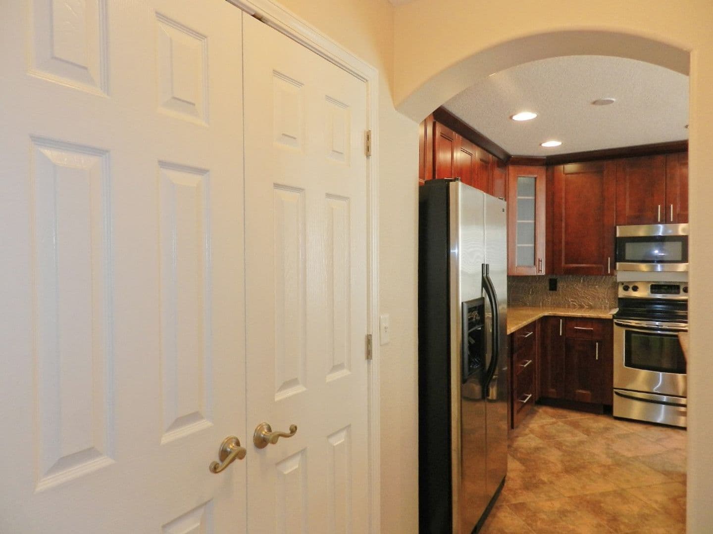 Riverview Townhome: 10837 Kensington Park Avenue