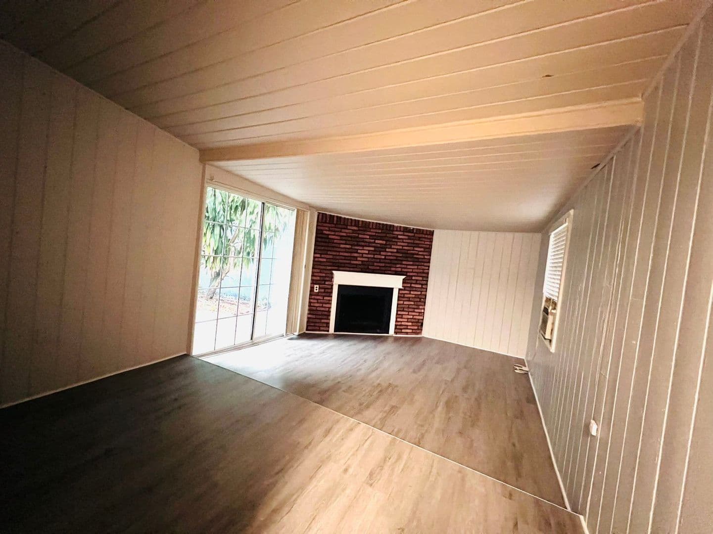 Tampa House: 1423 W HUMPHREY ST