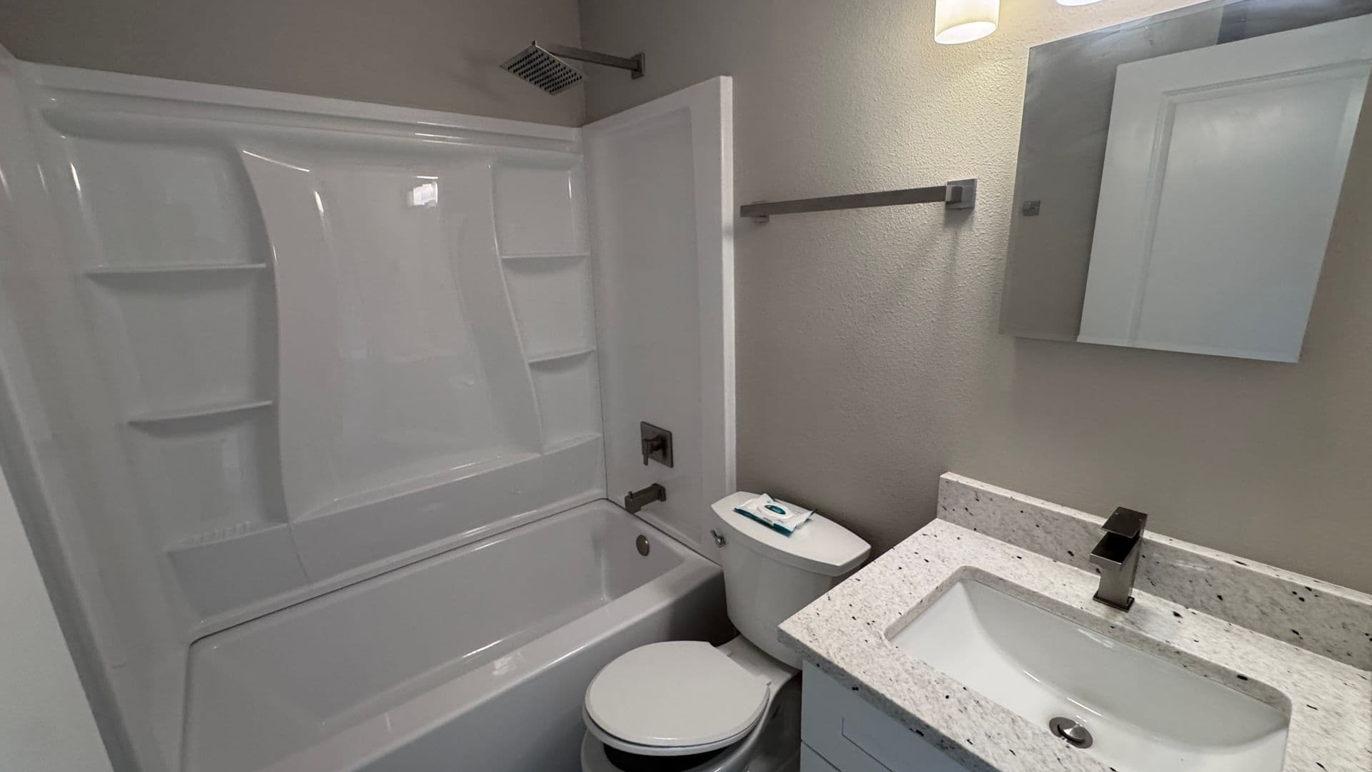 Parrish House: 11728 Shirburn Cir