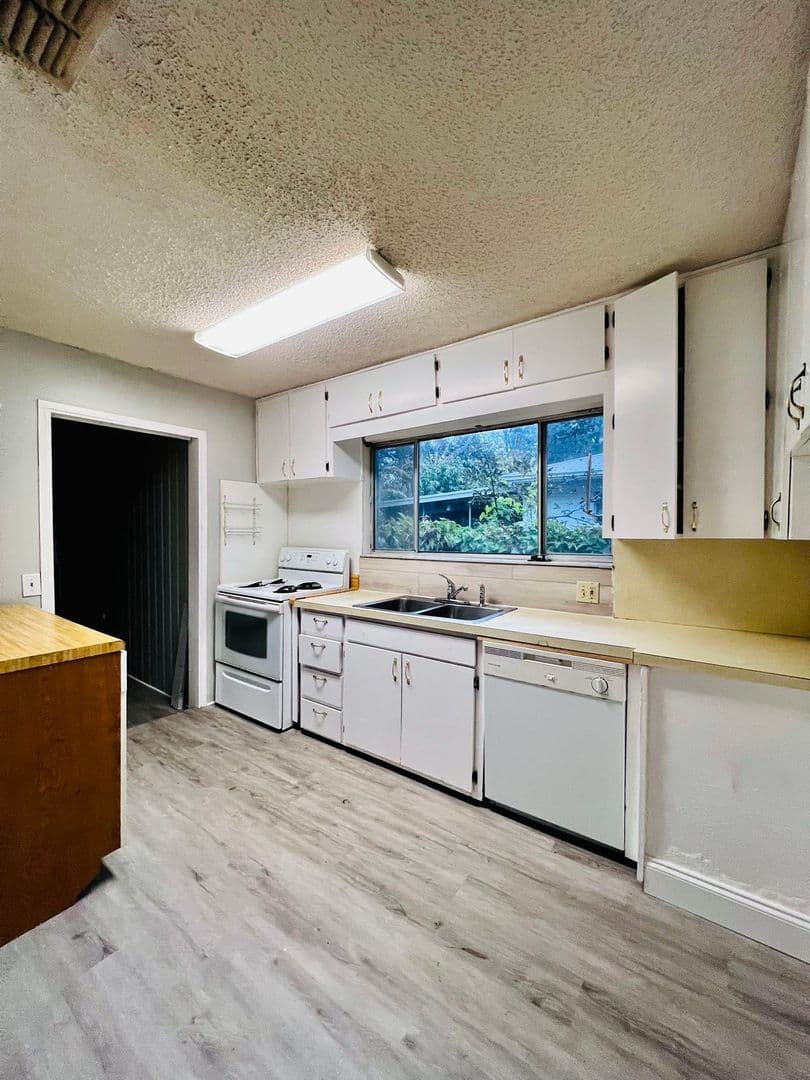Tampa House: 1423 W HUMPHREY ST