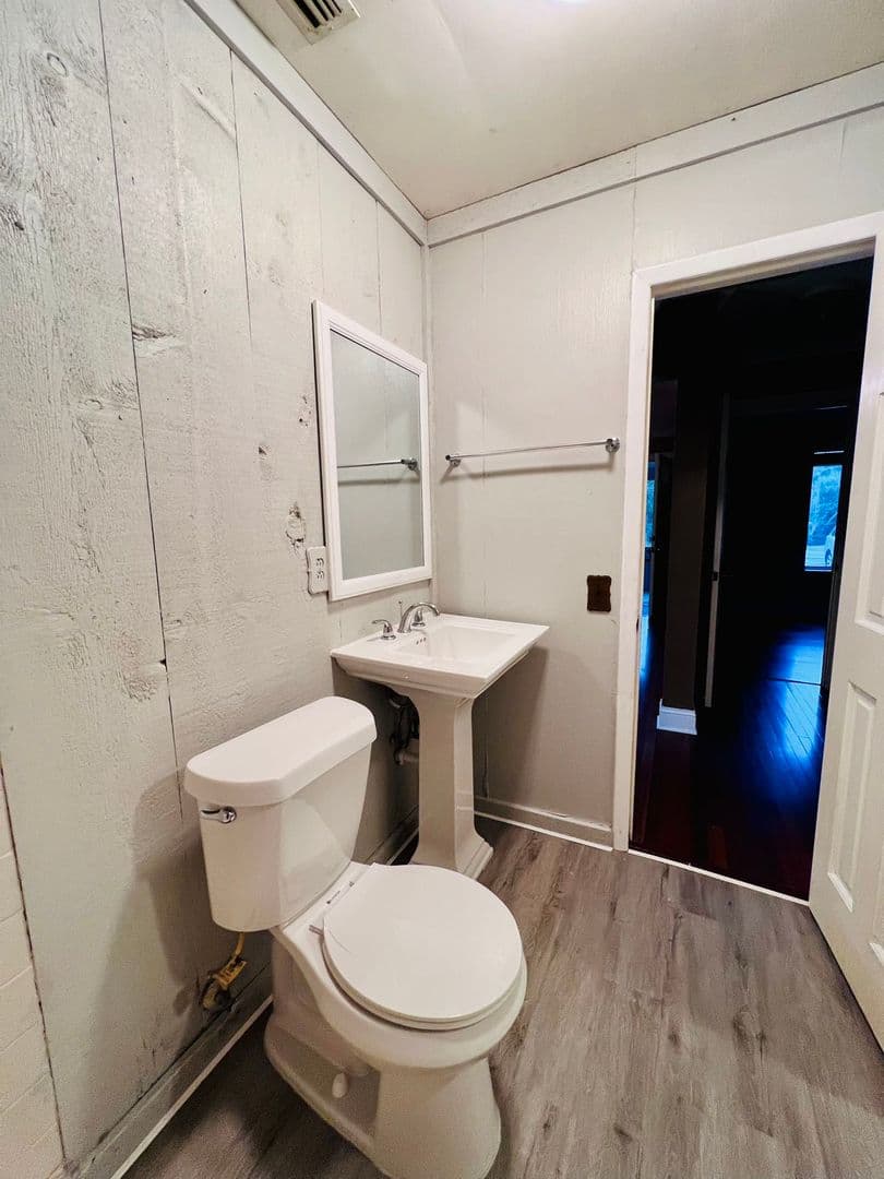Tampa House: 1423 W HUMPHREY ST