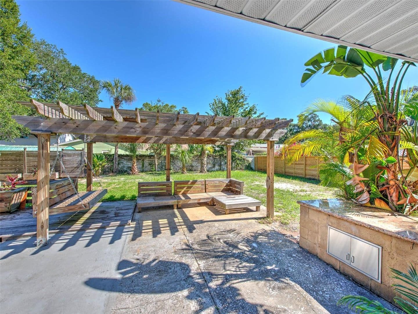 Tampa House: 4711 w san Rafael st
