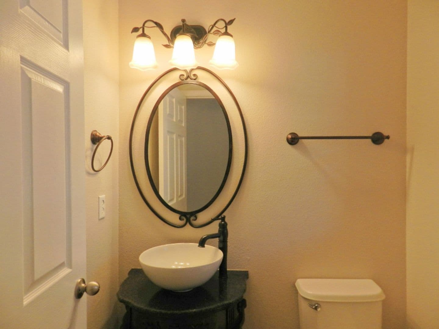 Riverview Townhome: 10837 Kensington Park Avenue