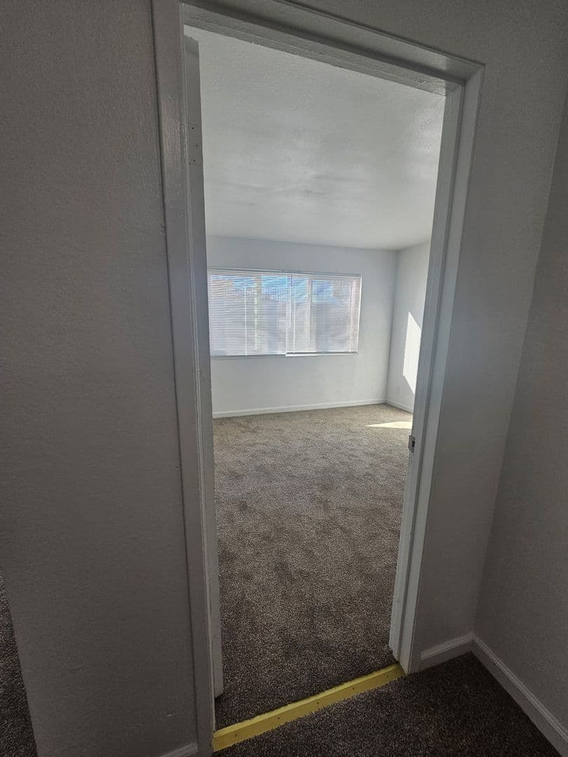San Francisco Apartment: 6670 Third St.