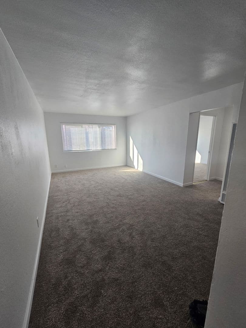 San Francisco Apartment: 6670 Third St.