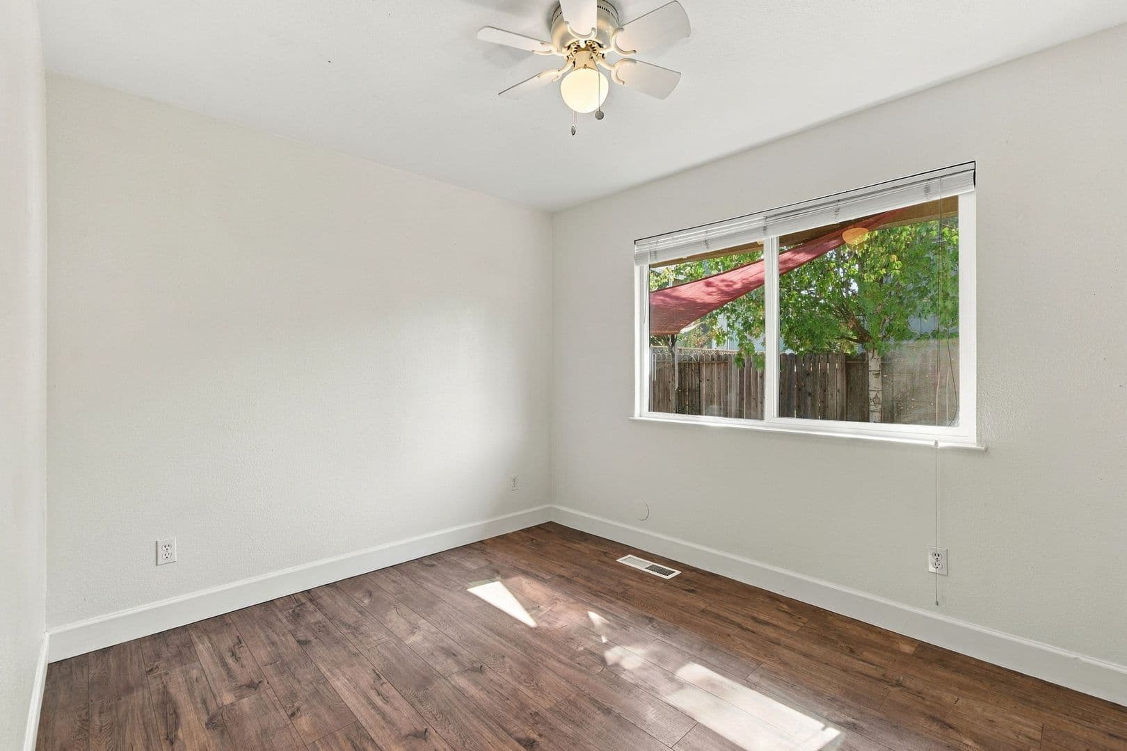 Windsor House: 1935 Commons Ct