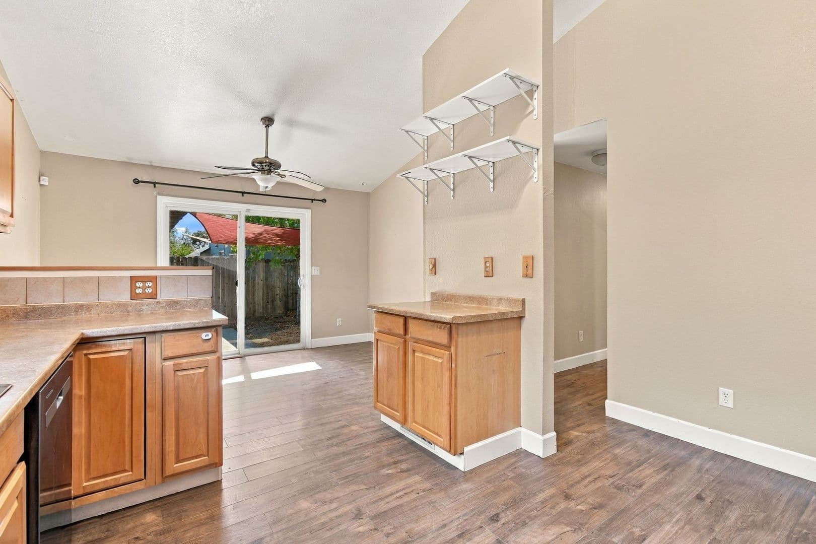 Windsor House: 1935 Commons Ct