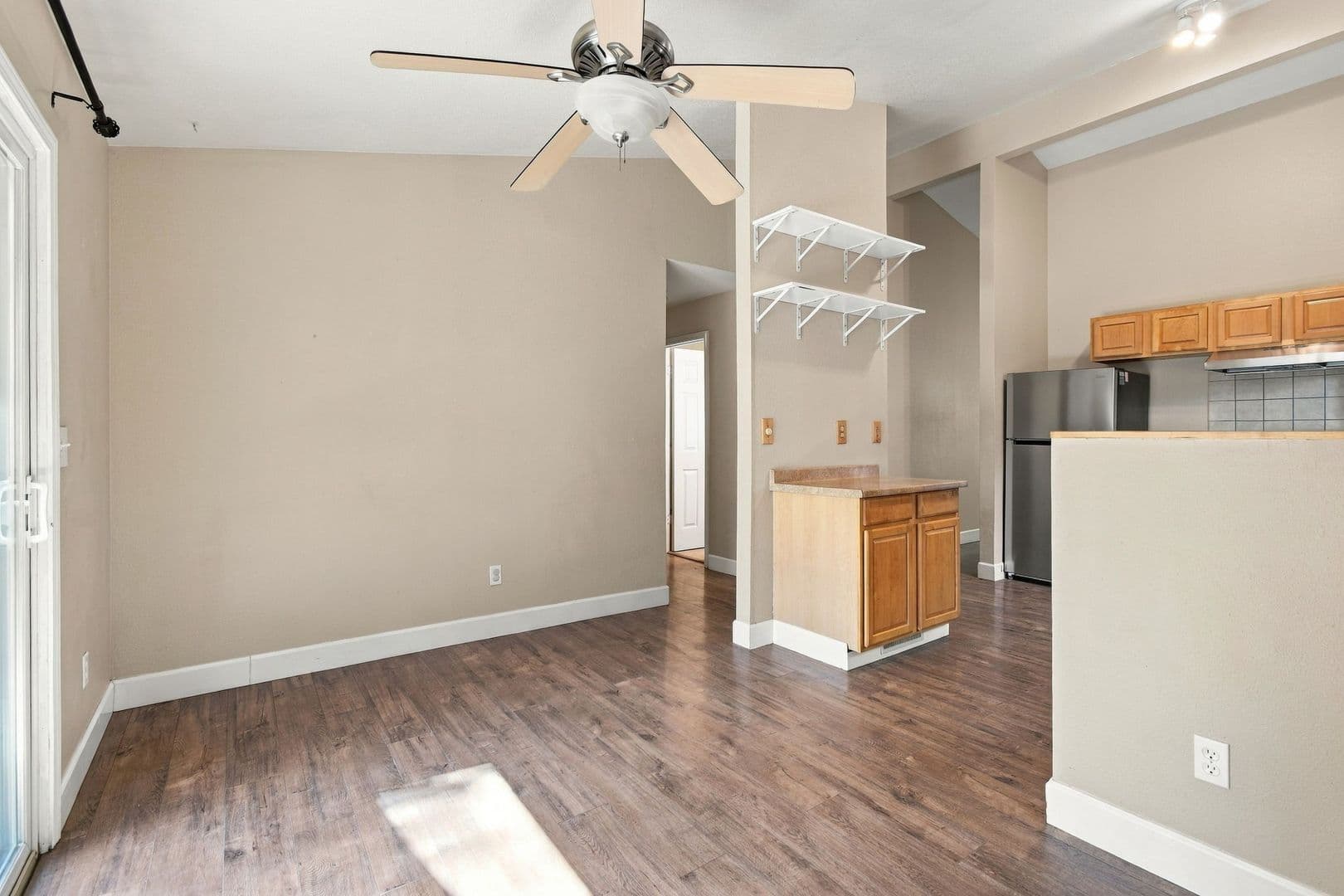 Windsor House: 1935 Commons Ct