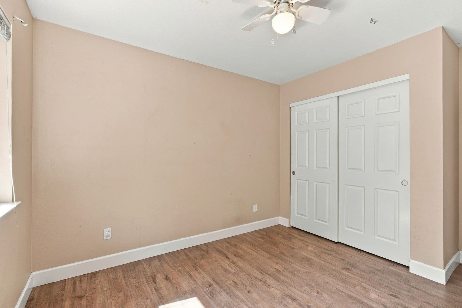 Windsor House: 1935 Commons Ct