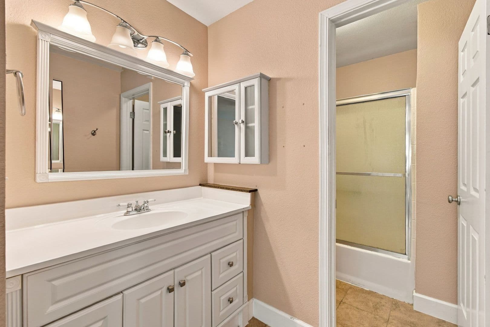 Windsor House: 1935 Commons Ct