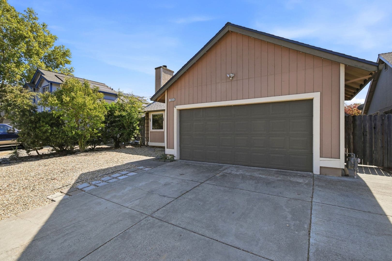 Windsor House: 1935 Commons Ct