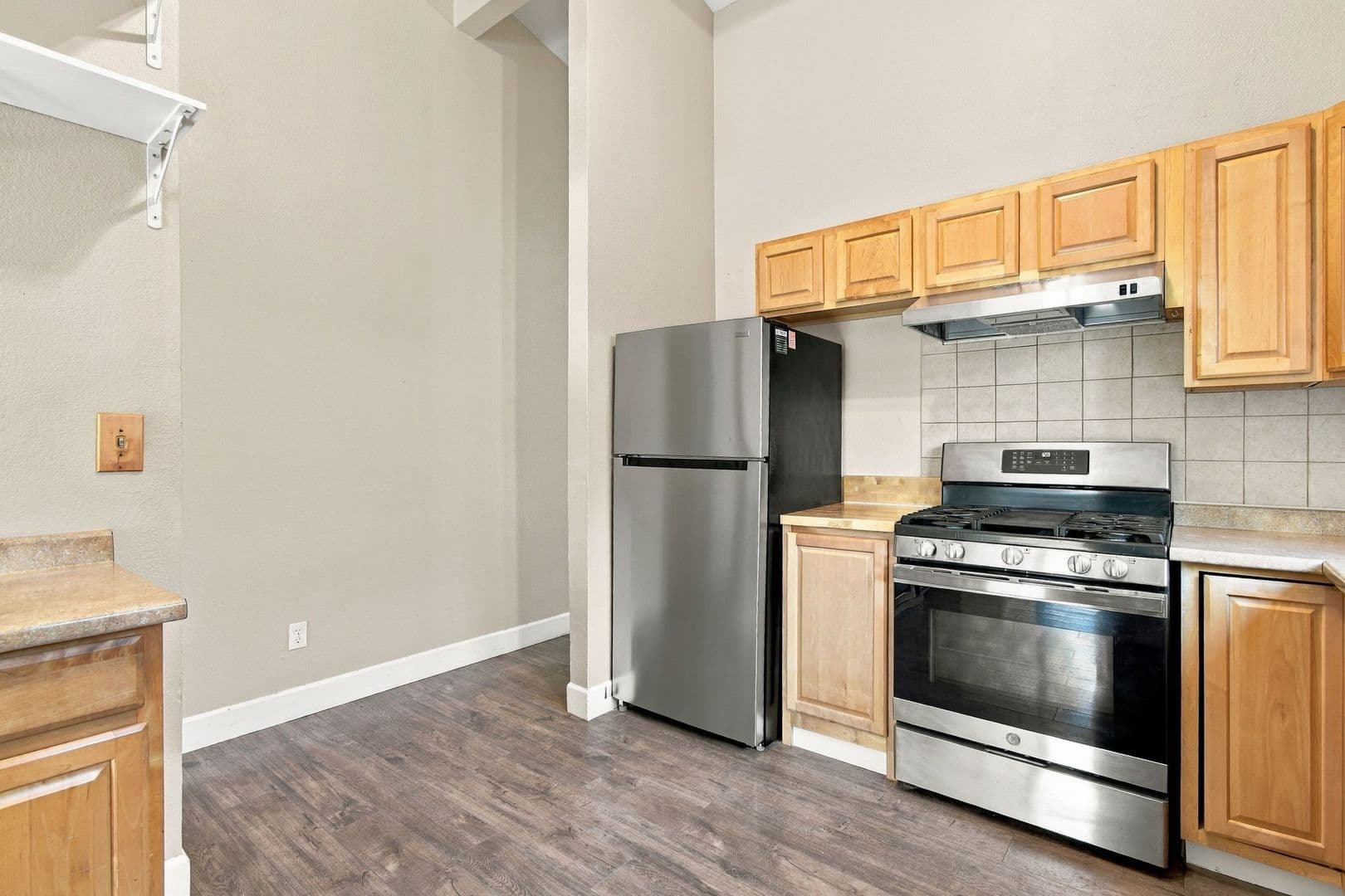 Windsor House: 1935 Commons Ct